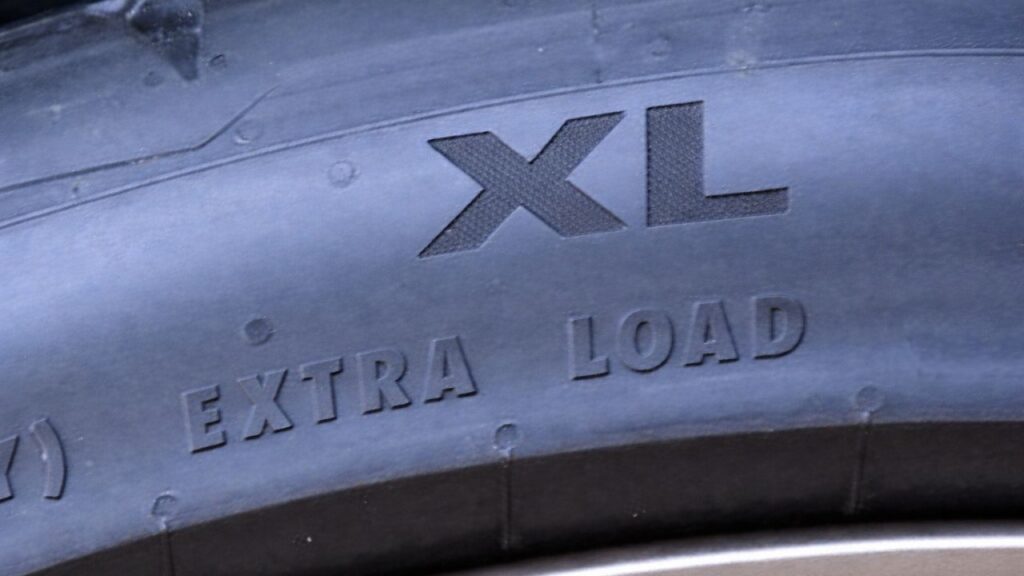 Oznaczenie extra load na boku opony